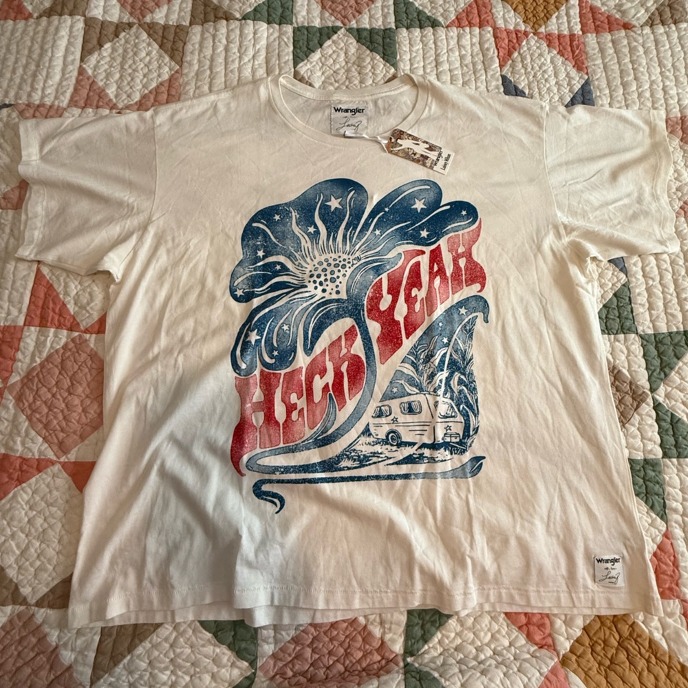 NWT Wrangler x Lainey Wilson oversized graphic tee size XL